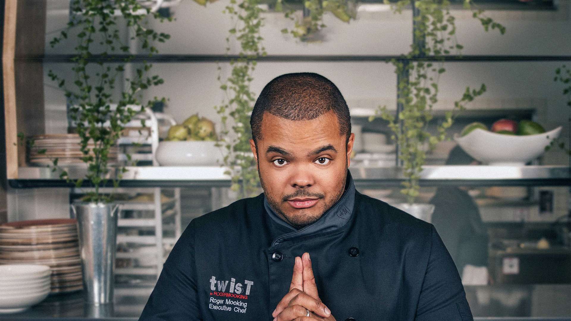 Chef Roger Mooking Image